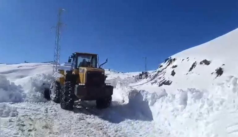 Şırnak’ta kardan 2 köy yolu kapandı