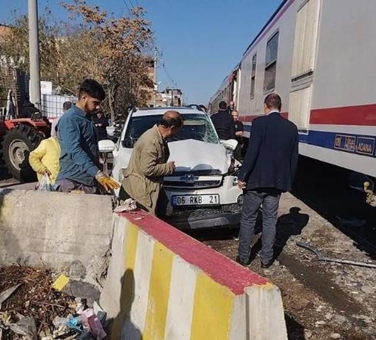 Yük treni, hemzemin geçitte otomobile çarptı; sürücü kaçtı