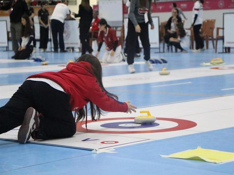 Samsunda Floor Curling Türkiye Şampiyonası başladı