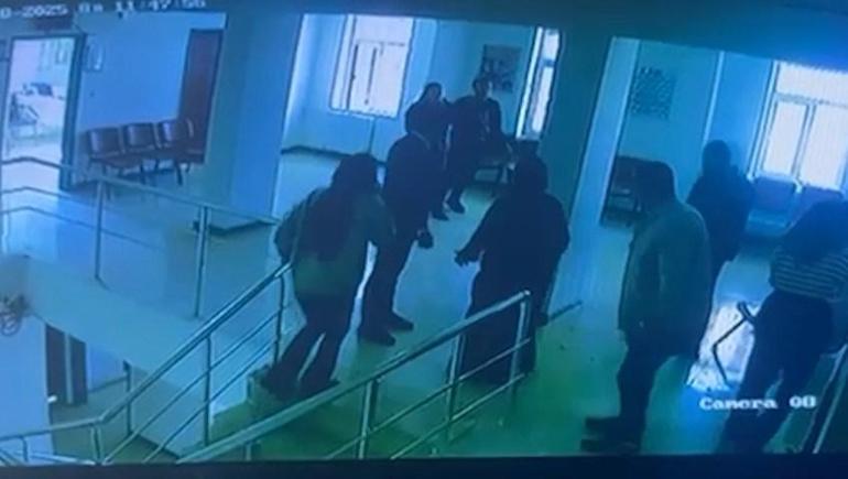 Şanlıurfa’da hasta yakını, 2 hemşireyi darbetti; o anlar kamerada