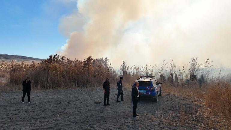 Konya Gök Gölündeki sazlık bölgedeki yangın 2nci gününde devam ediyor