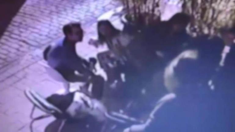 Beyoğlunda kafede zehirlenme şüphesi; Şişeler tezgahın üzerindeydi su olduğunu düşündüm