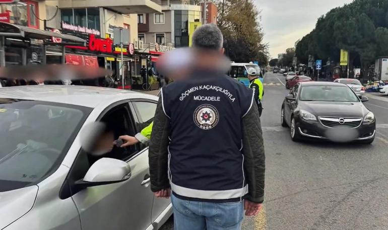 Bakan Yerlikaya: 687 düzensiz göçmen ile 29 organizatör yakalandı