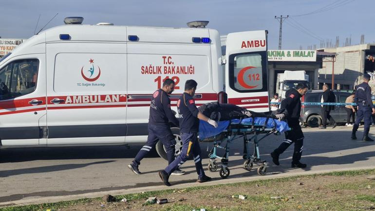 Diyarbakırda 3 aracın karıştığı kaza kamerada; 4 ölü, 1 yaralı