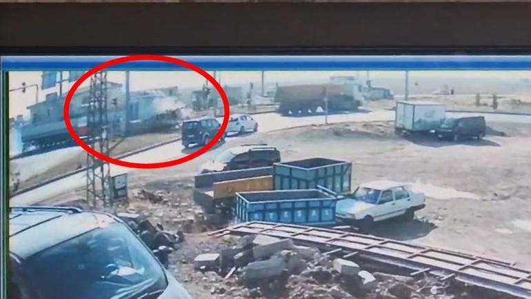 Diyarbakırda 3 aracın karıştığı kaza kamerada; 4 ölü, 1 yaralı