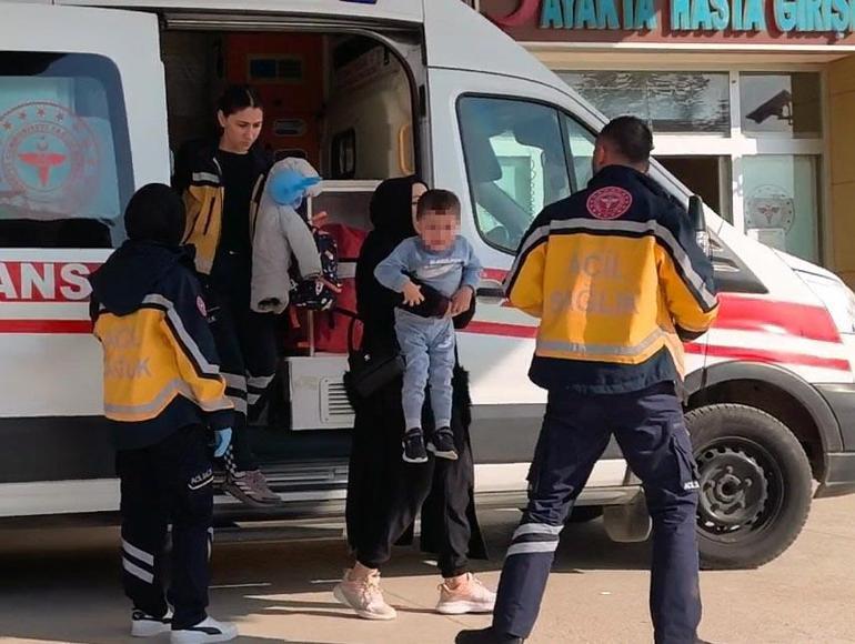 Yaya geçidinde dururken otomobilin arkasından vurduğu taksi, anne ile bebeğine çarptı