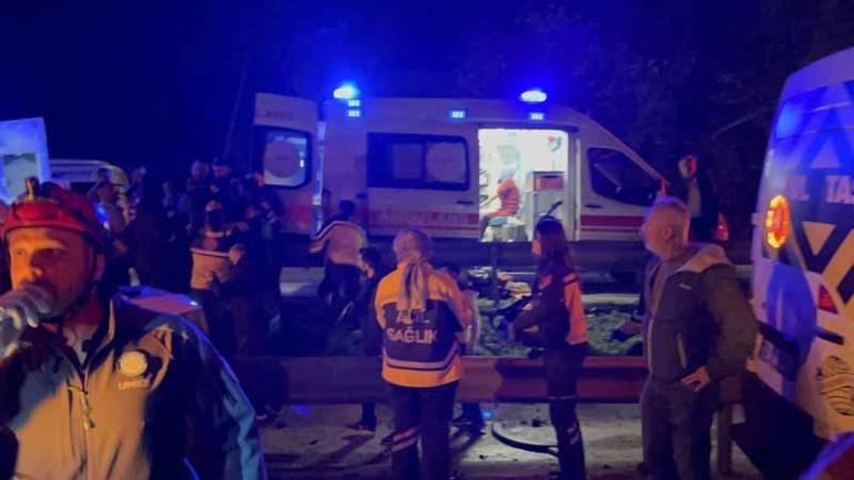 Bursa- Yalova yolunda 5 aracın karıştığı zincirleme kaza: 1 ölü, 13 yaralı