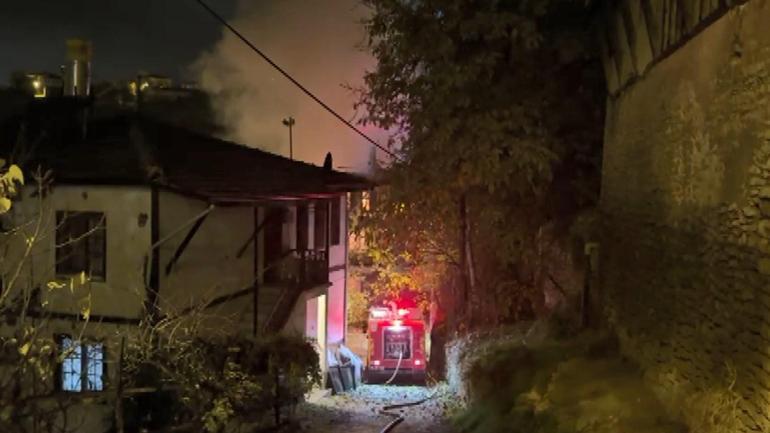 Karabükte 3 katlı tarihi konakta yangın