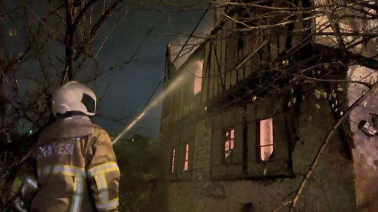 Karabükte 3 katlı tarihi konakta yangın