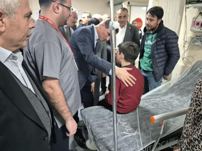 Gümüşhane’de pansiyona dışarıdan getirdikleri pideyi yiyen 29 öğrenci, zehirlenme şüphesiyle hastaneye kaldırıldı