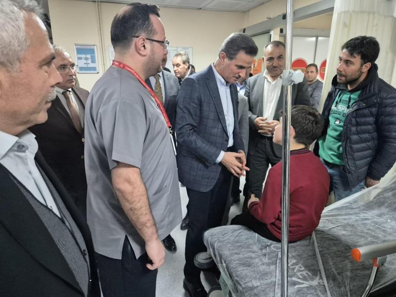 Gümüşhane’de pansiyona dışarıdan getirdikleri pideyi yiyen 29 öğrenci, zehirlenme şüphesiyle hastaneye kaldırıldı