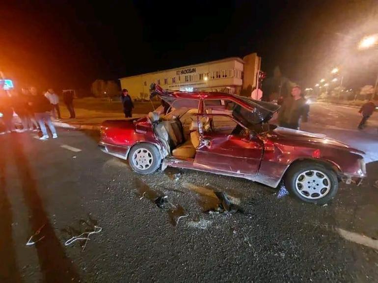 Nevşehir’de tur otobüsü ile otomobil çarpıştı: 2 ölü, 3 yaralı