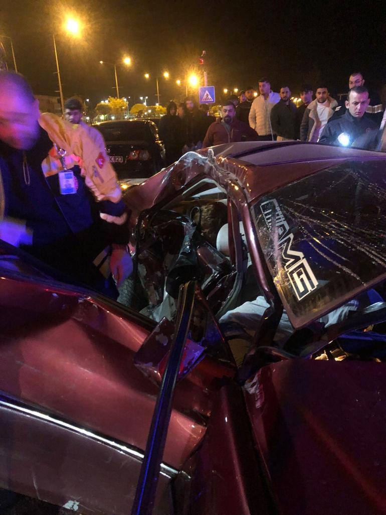 Nevşehir’de tur otobüsü ile otomobil çarpıştı: 2 ölü, 3 yaralı