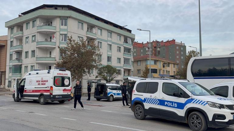 Tartıştığı kişiyi tüfekle öldürüp, polislere ateş açtı