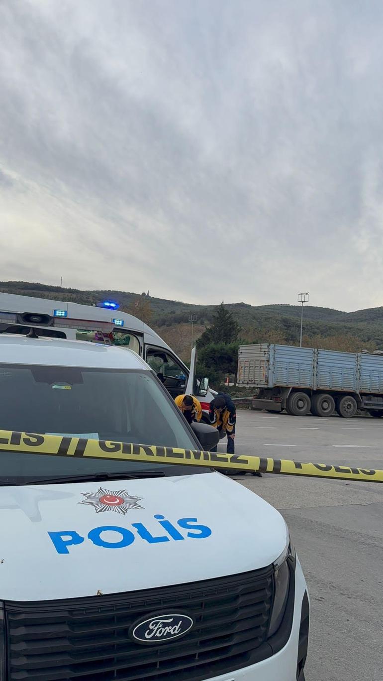 Tartıştığı kişiyi tüfekle öldürüp, polislere ateş açtı