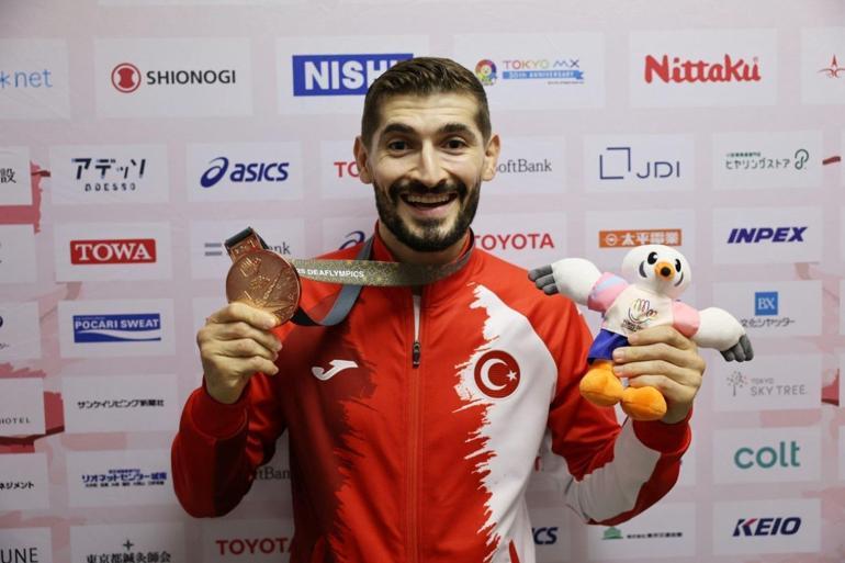 Deaflympics’te Milli güreşçiler 1 gümüş 2 bronz madalya kazandı