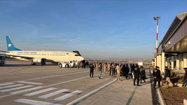 Afganistan uyruklu 300 düzensiz göçmen ülkelerine gönderildi