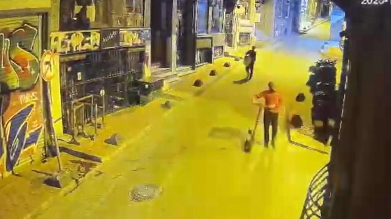 Beyoğlunda skuter hırsızlığı kamerada
