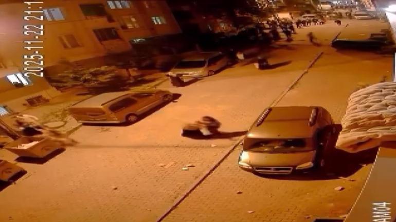 Arnavutköyde mahalledeki taşlı sopalı kavga kamerada