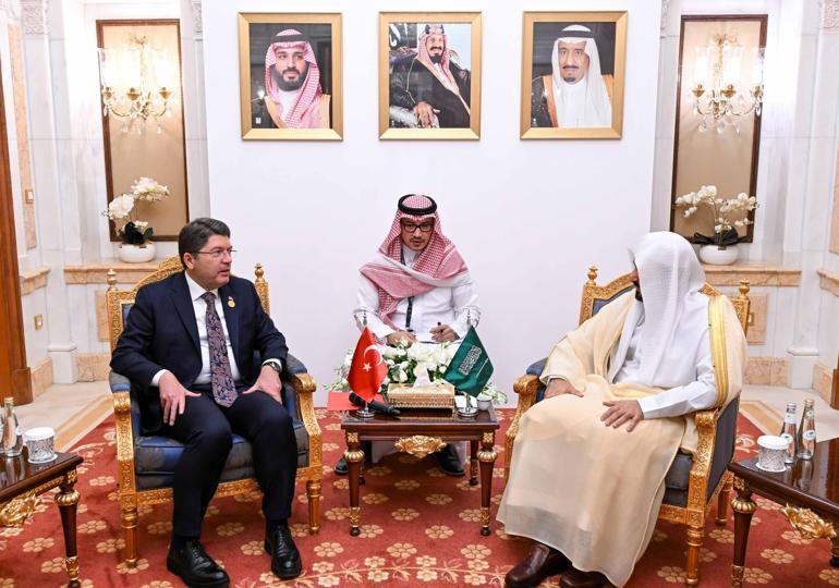 Bakan Tunç, Suudi Arabistanlı mevkidaşı Velid es-Samani ile görüştü
