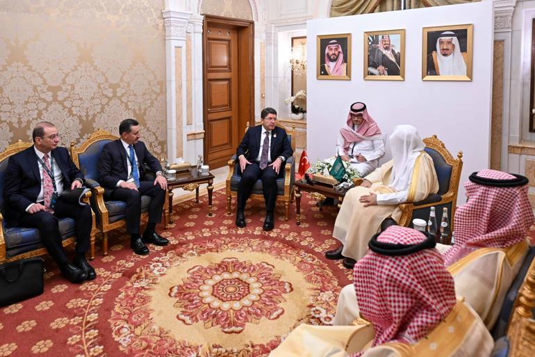 Bakan Tunç, Suudi Arabistanlı mevkidaşı Velid es-Samani ile görüştü