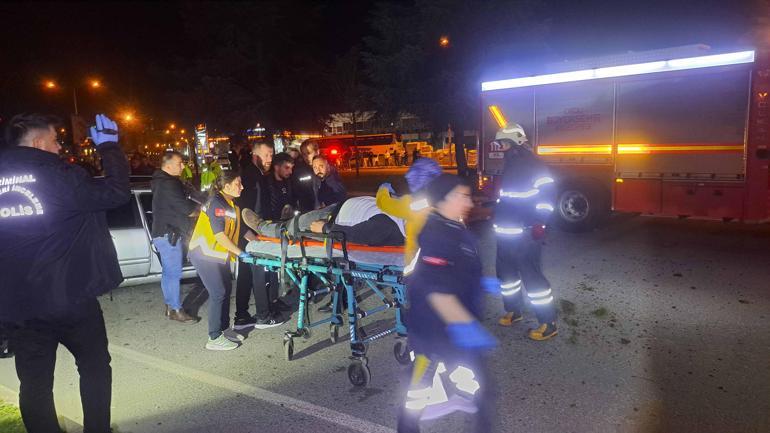 Polisten kaçarken otomobili ile kaza yaptı; 2 yaralı