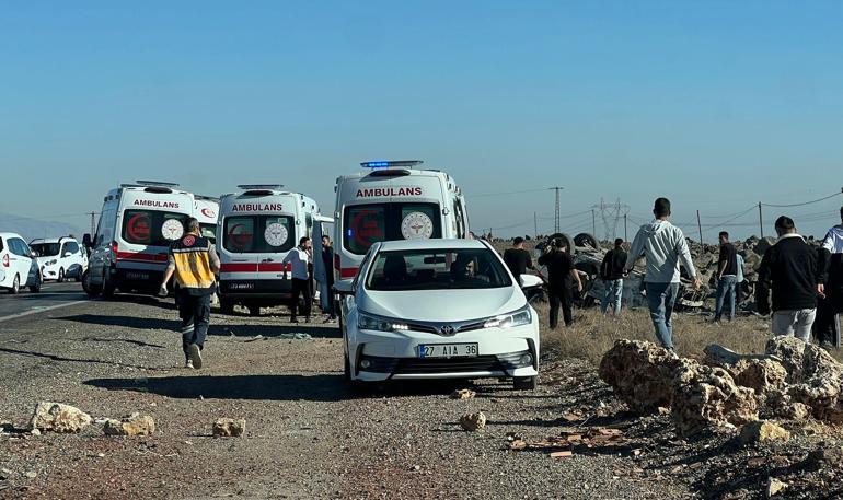 Şırnakta otomobil ile hafif ticari araç çarpıştı: 7 yaralı