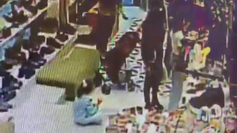 Beyoğlu’nda iş yerlerinden valiz ve telefon çalan şüpheli tutuklandı