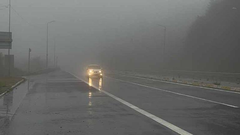 Bolu Dağında sis; görüş mesafesi 25 metreye düştü