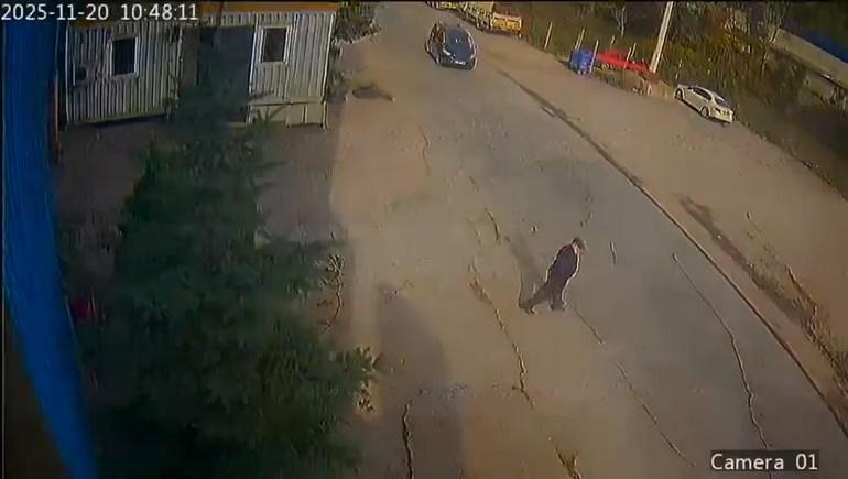 Hafif ticari aracın yayaya çarptığı kaza kamerada