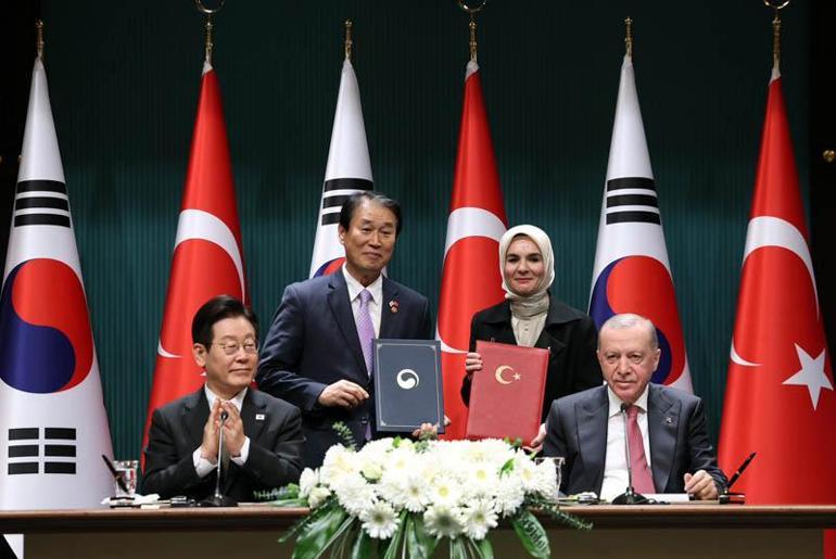 Cumhurbaşkanı Erdoğan, Güney Kore Cumhurbaşkanı Leeyi resmi törenle karşıladı