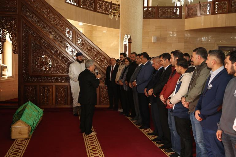 Evinde ölü bulunan bölüm başkanı, kalp krizi geçirmiş