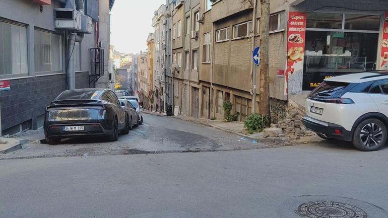 Bayrampaşada midibüsün altında kalan kadın hayatını kaybetti