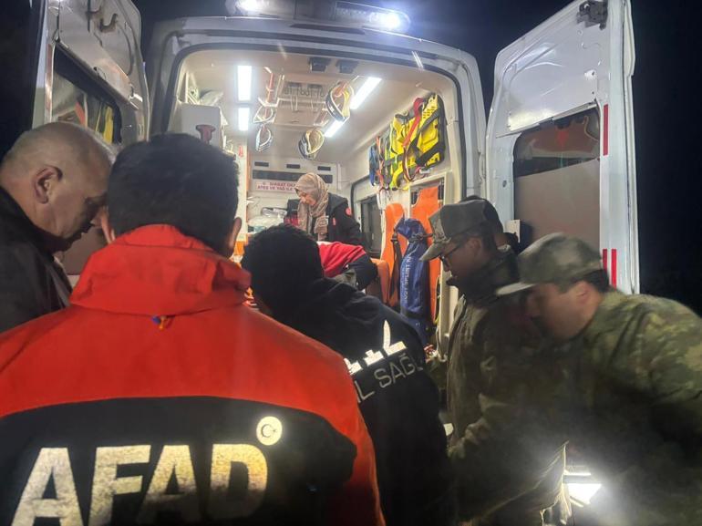 Kamyon uçuruma yuvarlandı, sürücüsü öldü