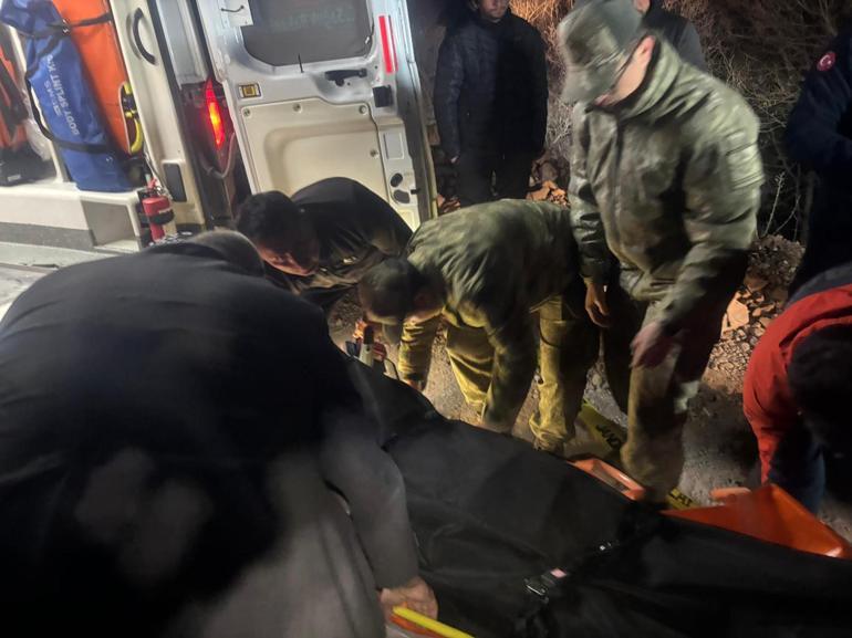 Kamyon uçuruma yuvarlandı, sürücüsü öldü