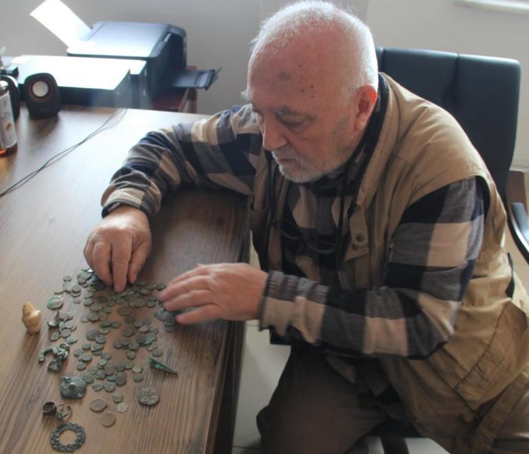 Karamanoğulları Beyliği’ni araştırırken 148 adet sikke buldu