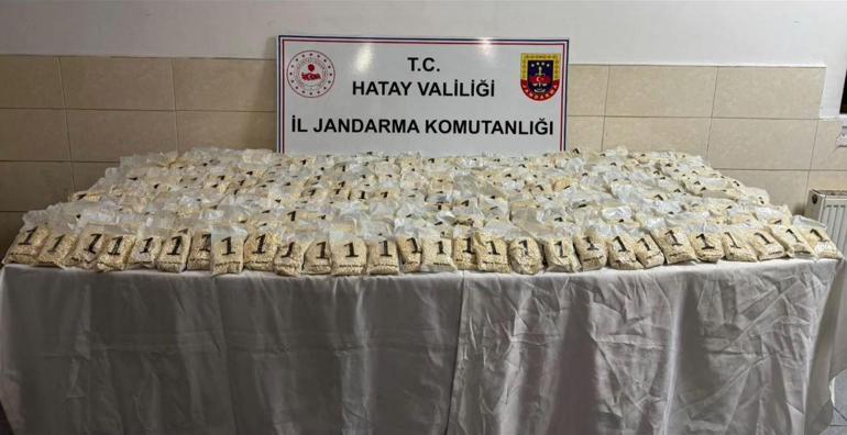 Hatay’da zeytin bahçesinde 625 bin adet uyuşturucu ecza hap ele geçirildi