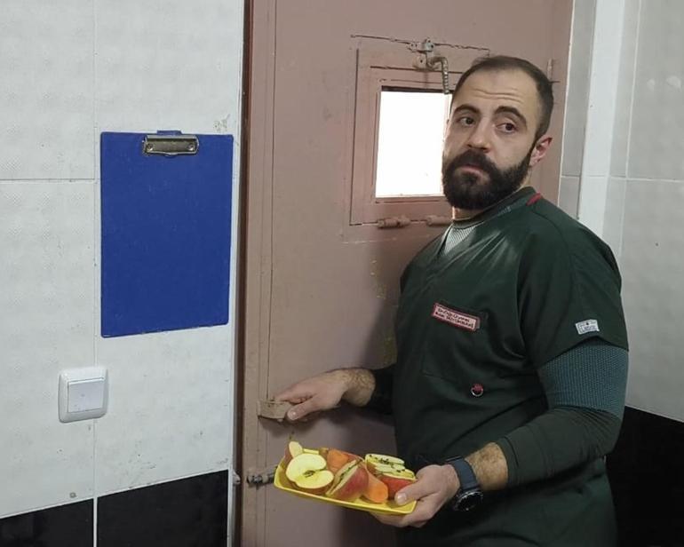 Bitkin halde bulunan yavru ayıya özel bakım