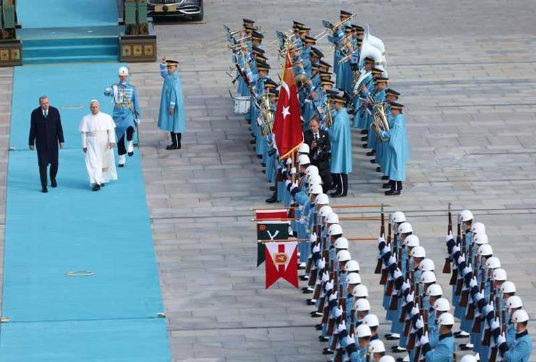 Cumhurbaşkanı Erdoğan, Papa 14üncü Leoyu resmi törenle karşıladı