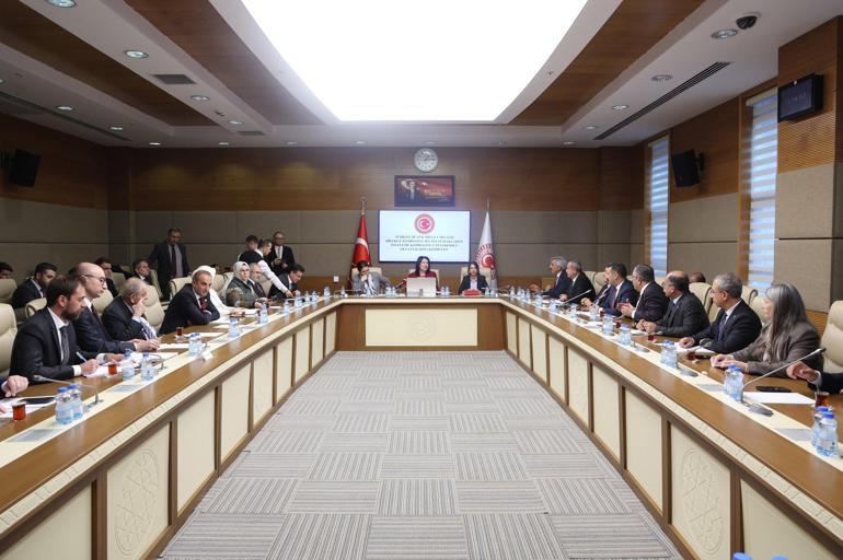 Komisyonda İmralı ziyareti tartışması