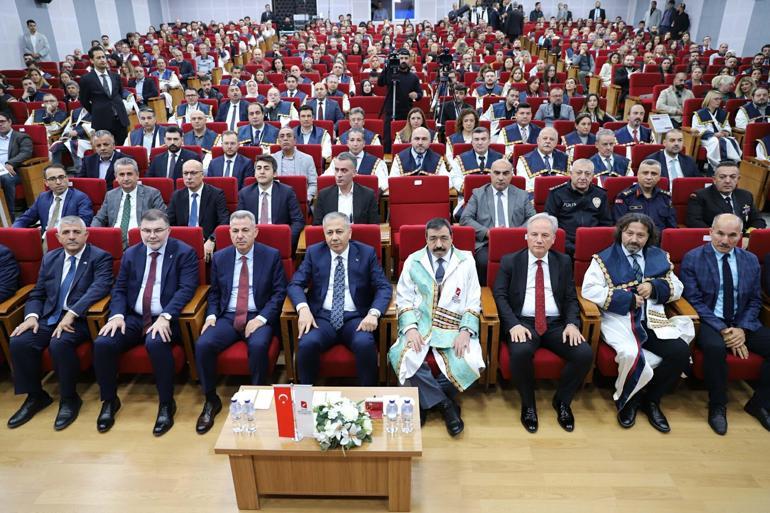 Bakan Yerlikaya: Trafik kültürünü gençlerimizle birlikte oluşturacağız