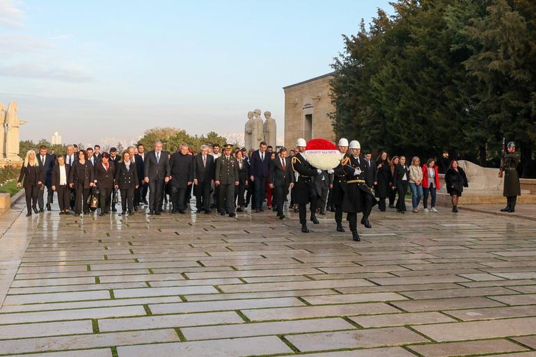 CHP heyeti Anıtkabiri ziyaret etti
