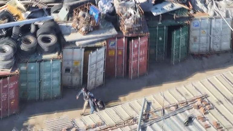 Beylikdüzünde TIR parkındaki konteynerde 34 bin elektronik sigara ele geçirildi