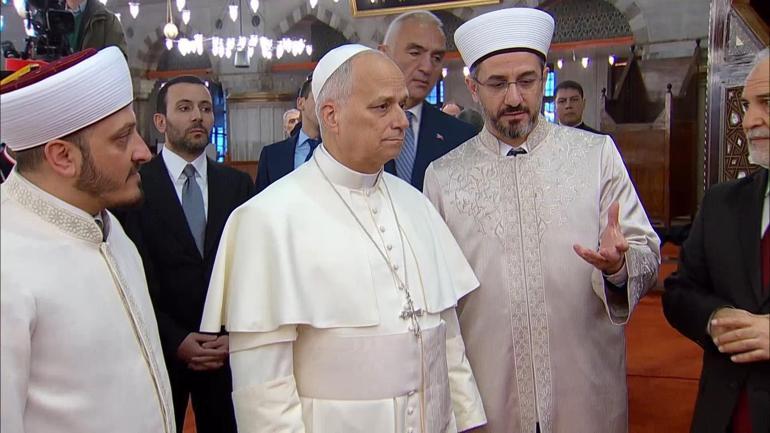 Papa 14’üncü Leo Sultanahmet Camii’ni ziyaret etti