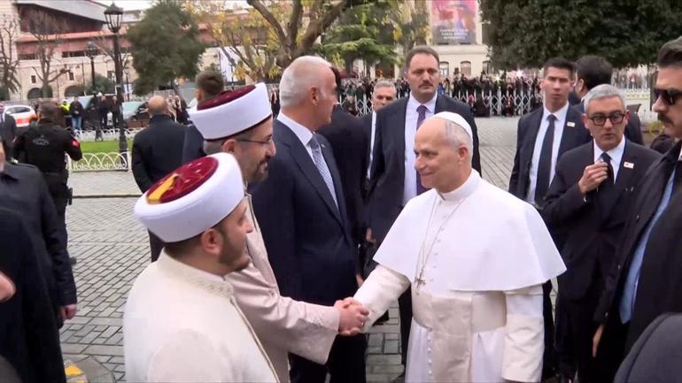 Papa 14’üncü Leo Sultanahmet Camii’ni ziyaret etti