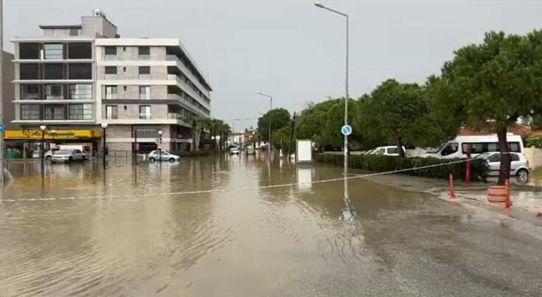 İzmirde sağanak etkili oldu