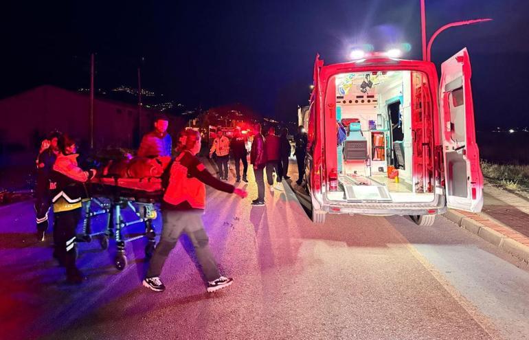 Kaza yapan motosikletin sürücüsünün dişlerini telefon ışığıyla aradılar