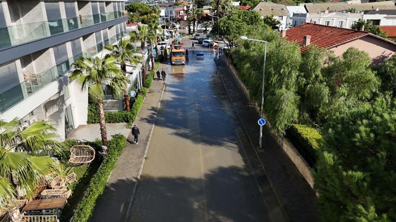 İzmirde sağanak etkili oldu