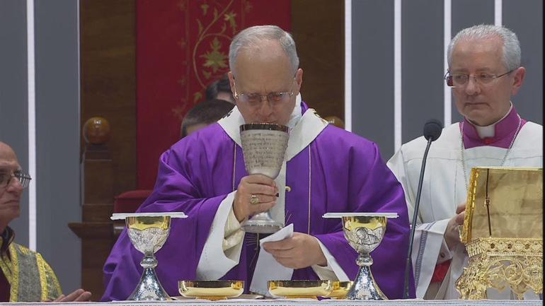 Papa 14. Leo Volkswagen Arenada yaklaşık 4 bin kişilik ayini yönetti