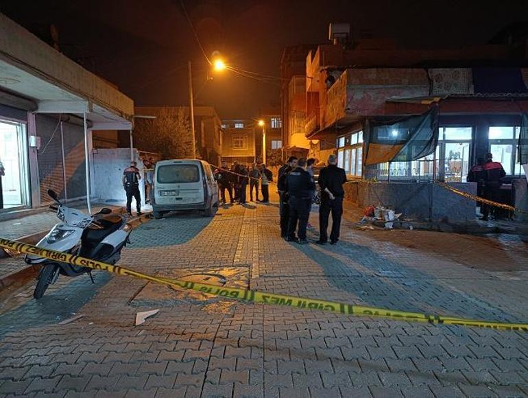 Adanada berber dükkanında silahlı çatışma; 1 ölü, 2si ağır 6 yaralı